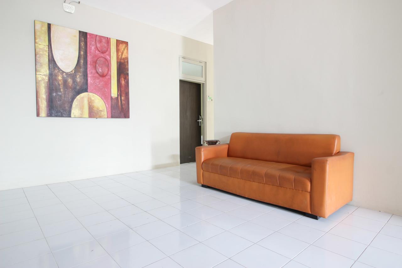 Reddoorz Plus Near Keraton Yogyakarta 2 Bagian luar foto